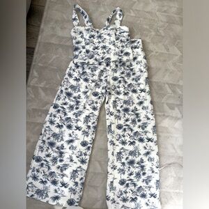 Abercrombie Linen Pants and Top, Two piece Set.